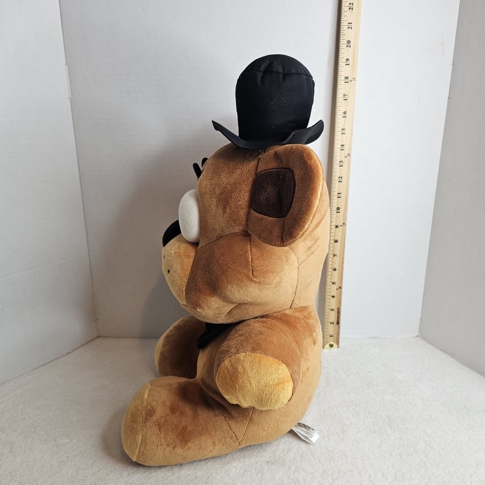 Funko Five Nights at Freddy's 2016 Freddy Fazbear 20" Jumbo Plush - Picture 2 of 7
